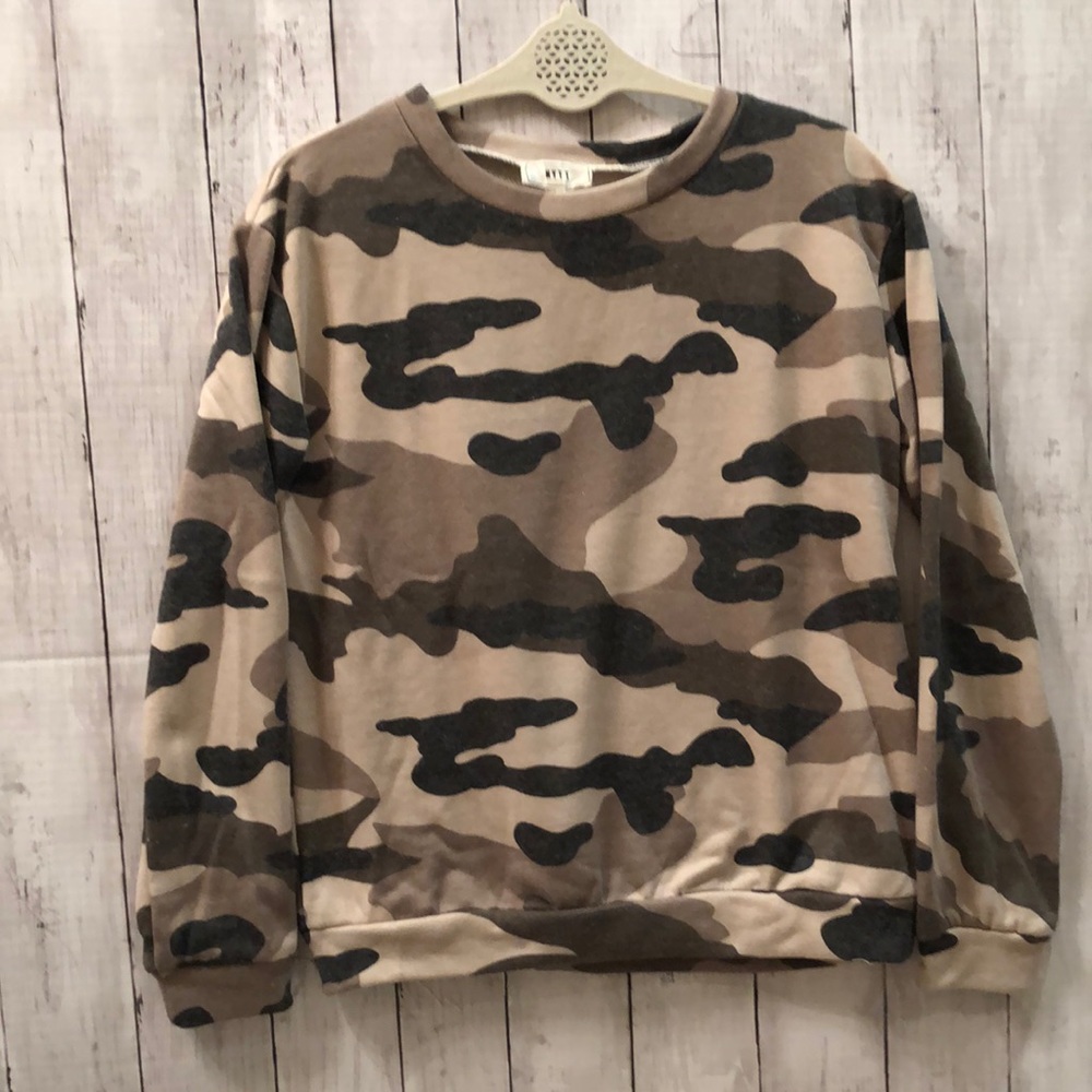 NYTT camo sweatshirt